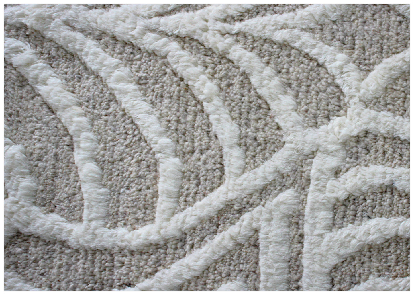 Hand Knotted Ivory Geometrical Swirl Rug - Hand Carved Texture 5.6x8 Feet