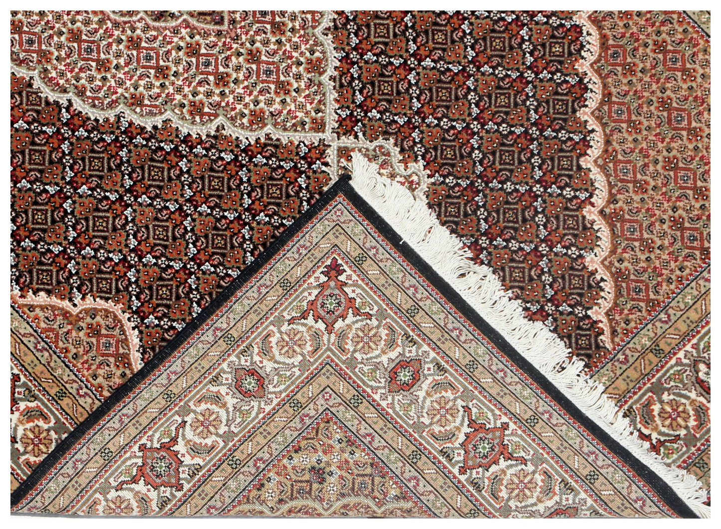 Traditional Heriz Fine Hand-Knotted Wool Rug 6x9 & 6x10 – Ivory, Brown, Rust & Gold Medallion Design.