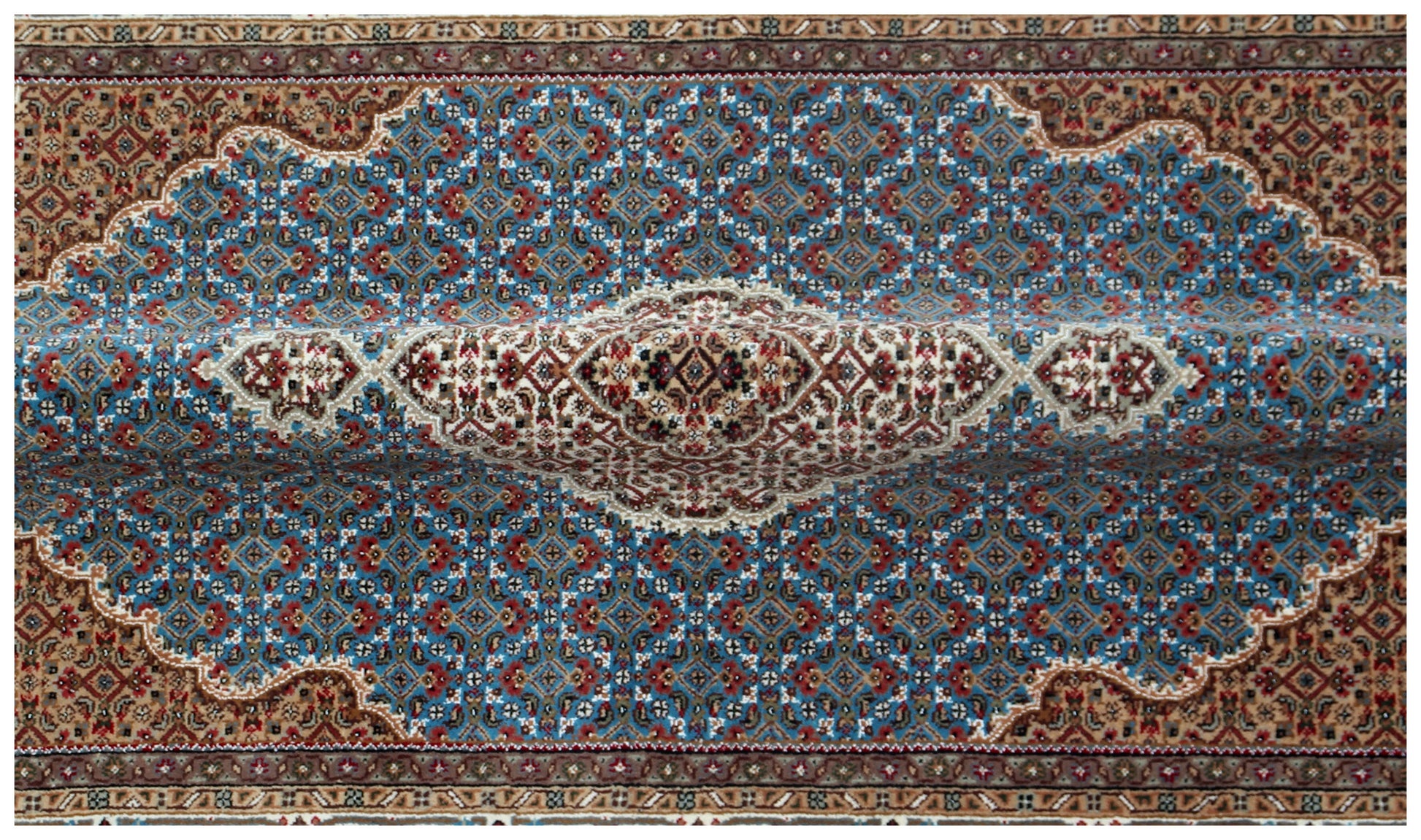 Traditional Heriz Fine Hand-Knotted Wool Rug 5x8 & 6x9 – Ivory, Blue, Rust & Brown Medallion Design.