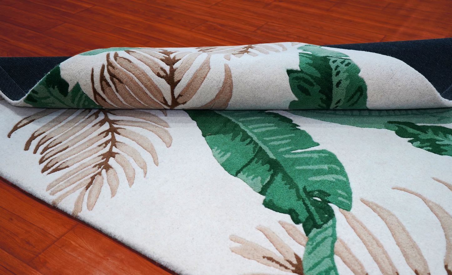 Green Beige Tropical Banana Leaves Hand Tufted Wool Area Rug - White Cut Pile Botanical Custom Sizes