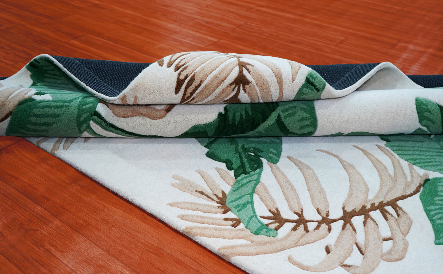 Green Beige Tropical Banana Leaves Hand Tufted Wool Area Rug - White Cut Pile Botanical Custom Sizes