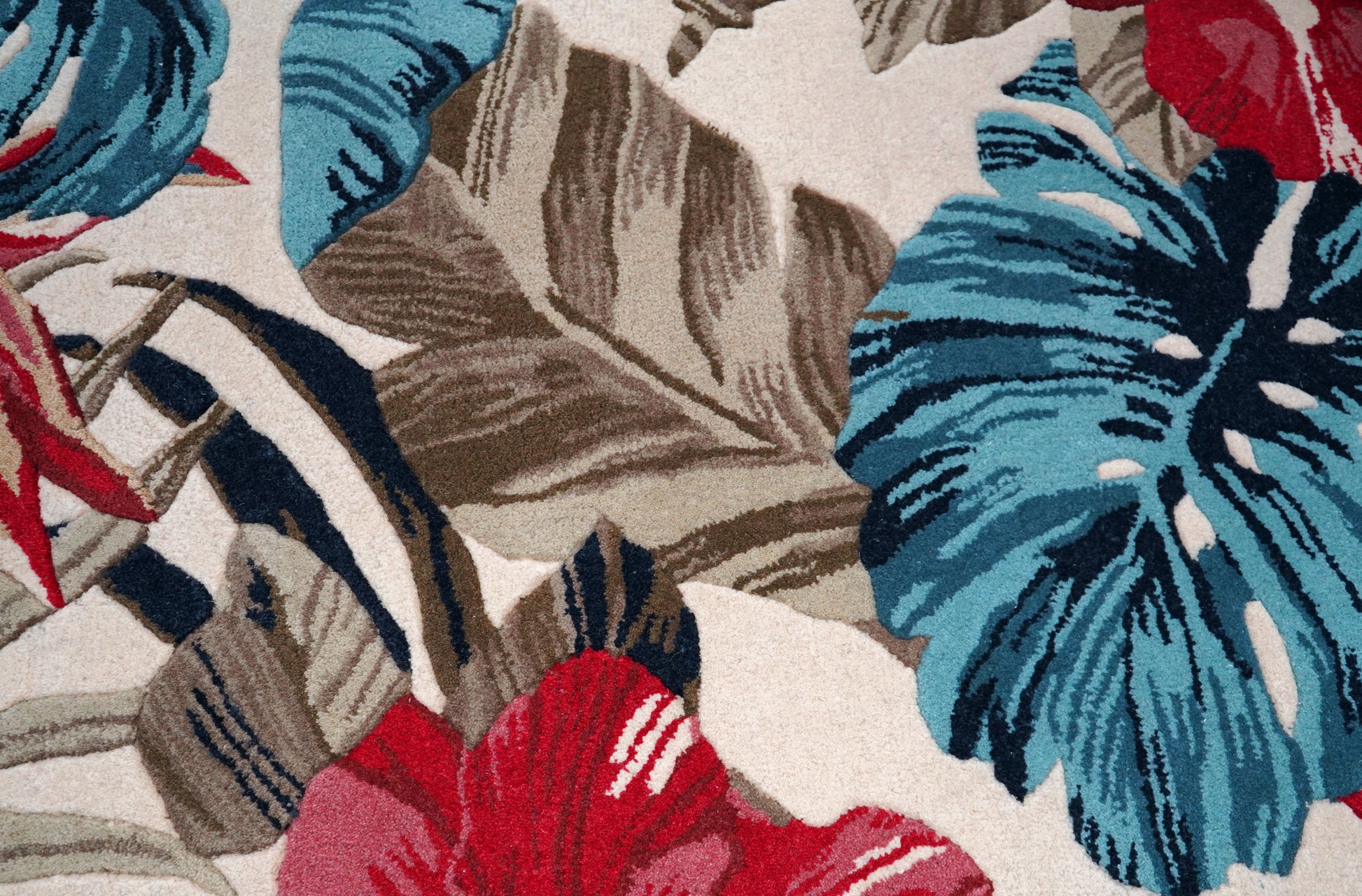 Bold Tropical Hibiscus Hand Tufted Wool Area Rug - Red Blue Beige Cut Pile Botanical Custom Sizes