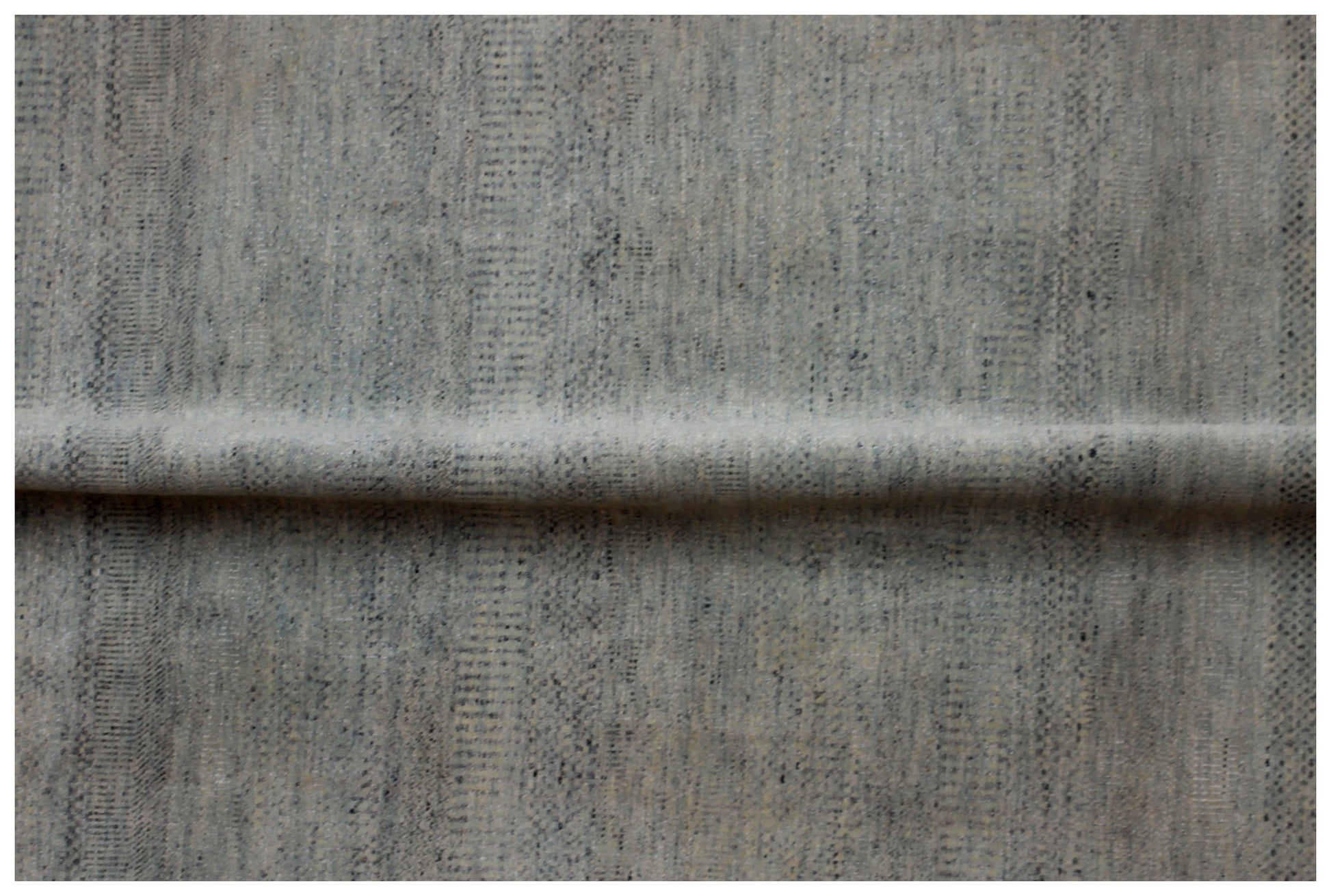 6x9 Hand Knotted Wool Area Rug – Modern Silver Stripes Design.
