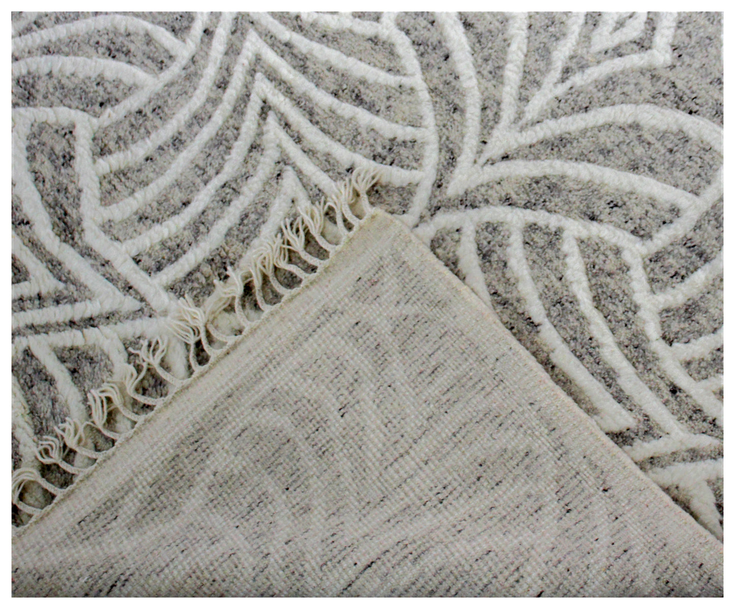 Hand Knotted Ivory Beige Gray Swirl Rug - Hand Carved Texture 5.6x8.6 Feet 