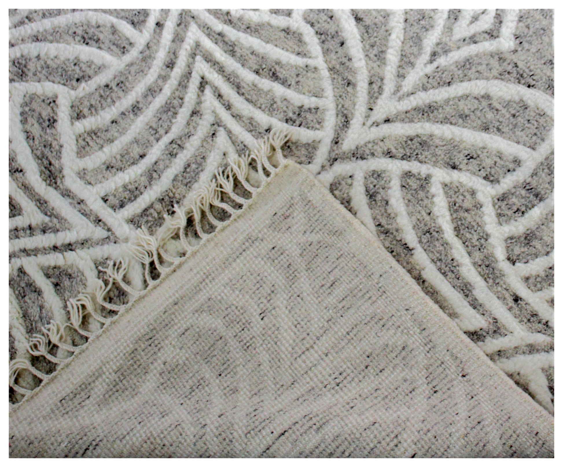 Hand Knotted Ivory Beige Gray Swirl Rug - Hand Carved Texture 5.6x8.6 Feet 