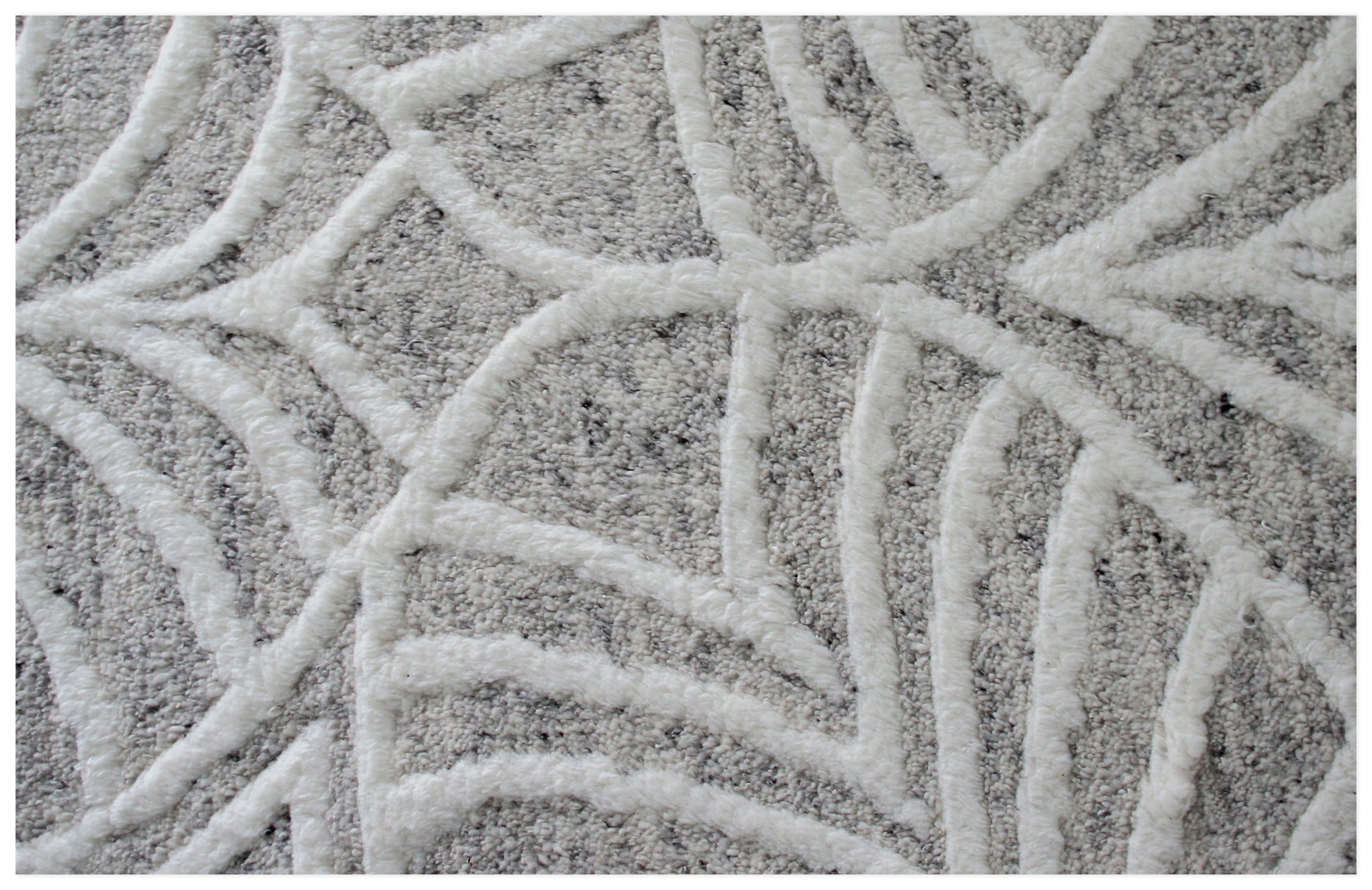 Hand Knotted Ivory Beige Gray Swirl Rug - Hand Carved Texture 5.6x8.6 Feet 