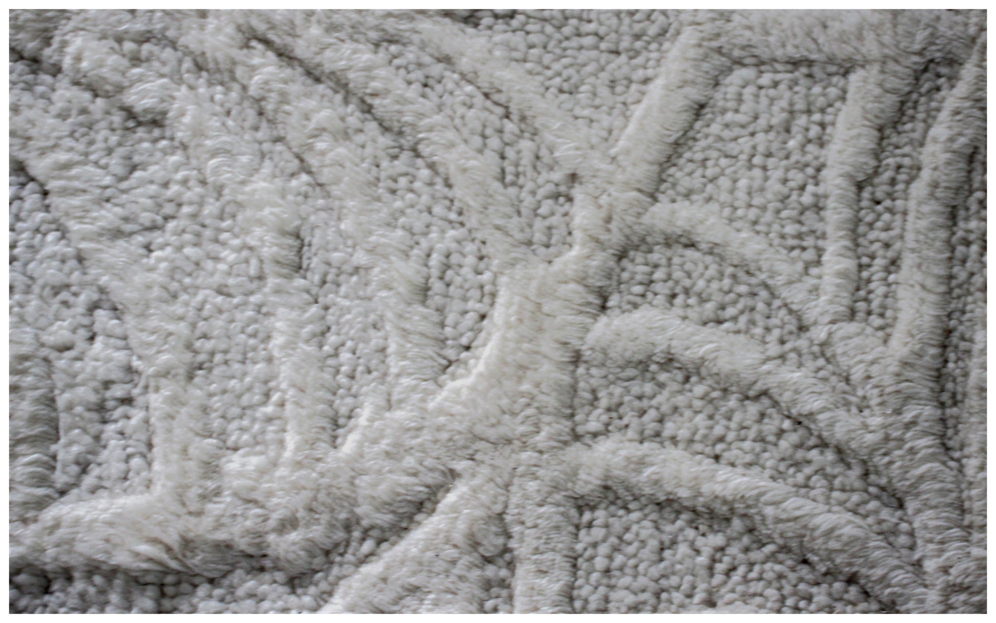 Hand Knotted Ivory Swirl Rug - Hand Carved Texture Area Rug 5.6x8 Feet 