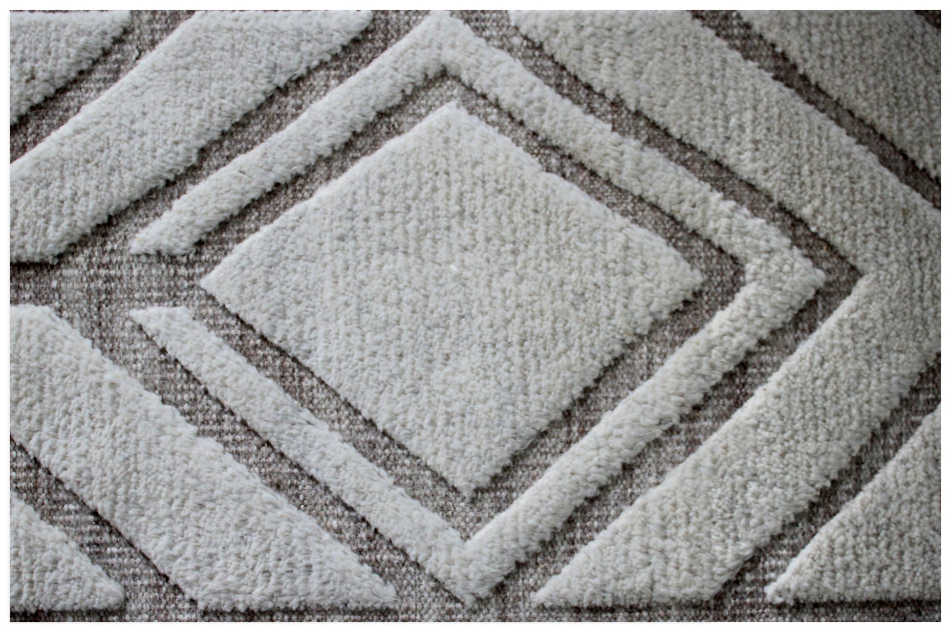 Hand Knotted Peach Ivory Geometric Rug - Hand Carved Texture 5x8 Feet 