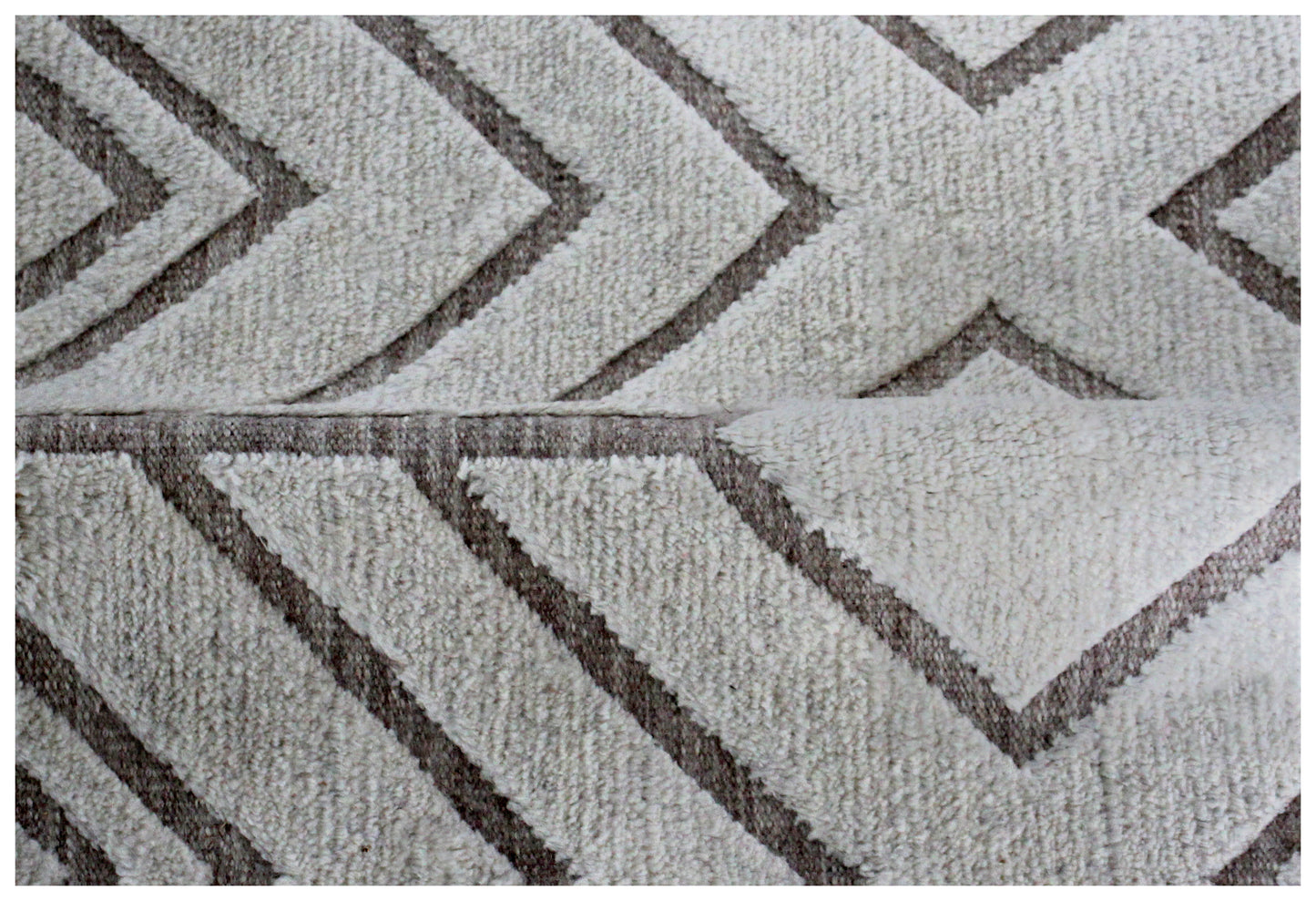 Hand Knotted Peach Ivory Geometric Rug - Hand Carved Texture 5x8 Feet 