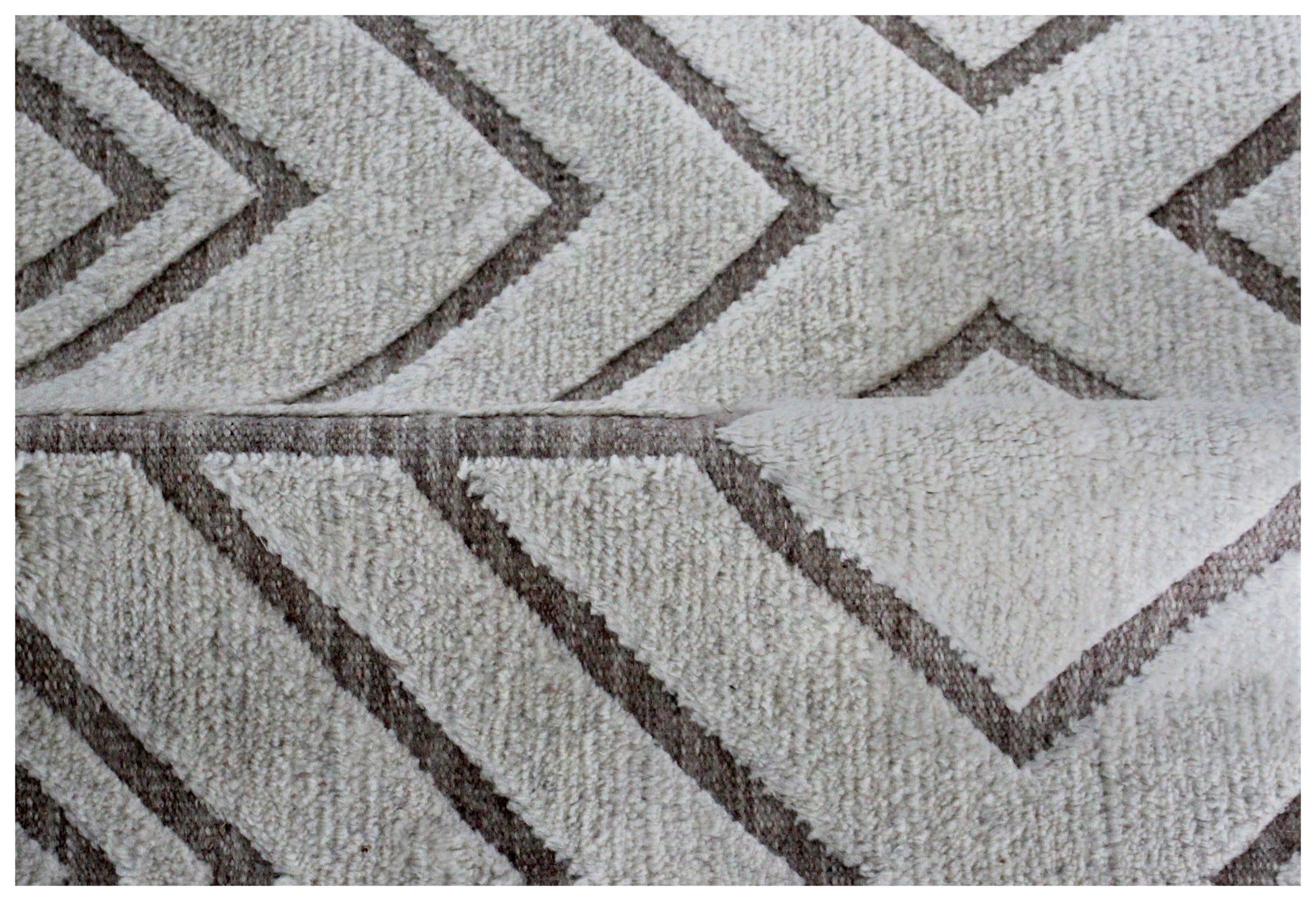 Hand Knotted Peach Ivory Geometric Rug - Hand Carved Texture 5x8 Feet 