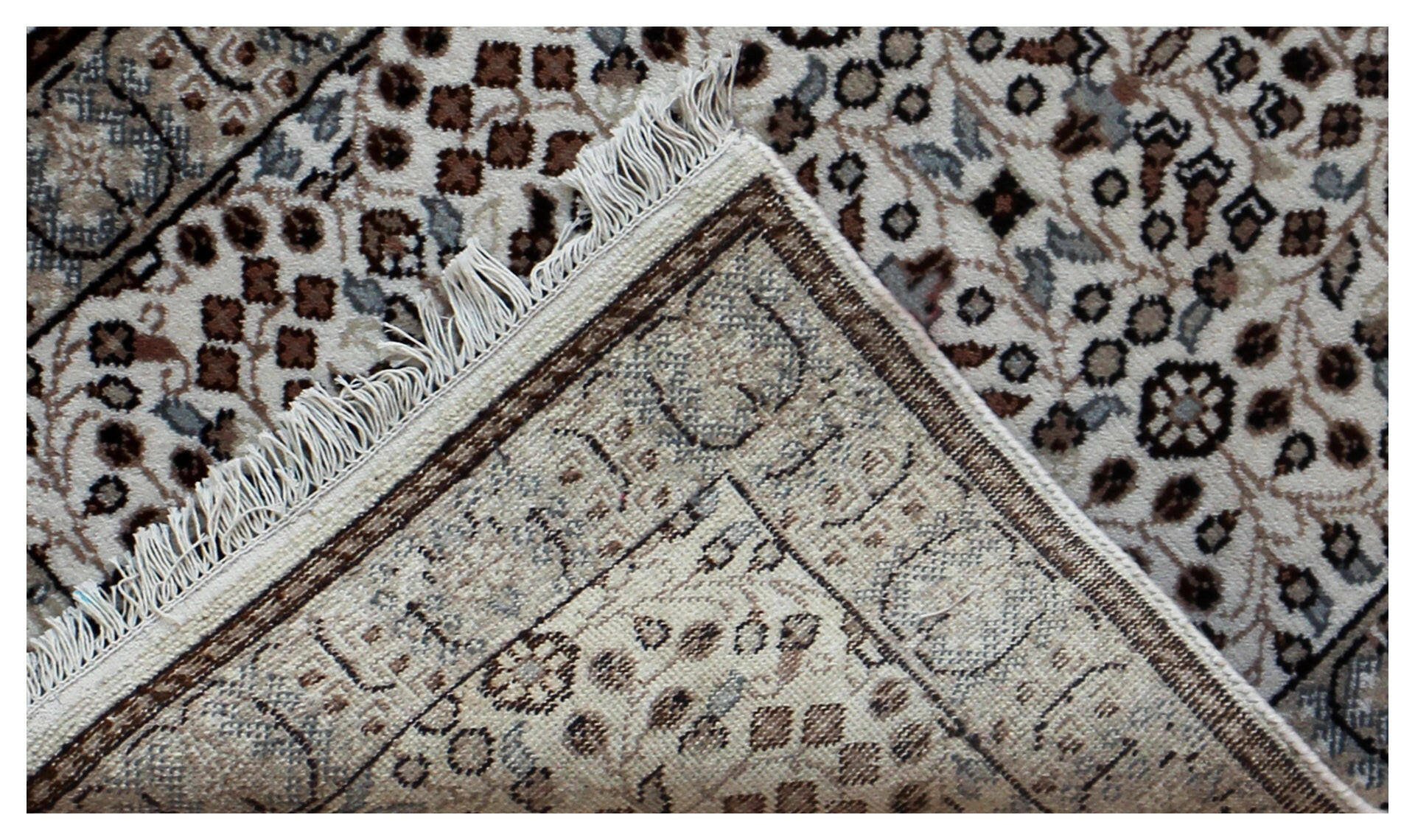 3x4.6 Traditional Floral Ivory, Brown & Tan Fine Hand-Knotted Wool Rug.
