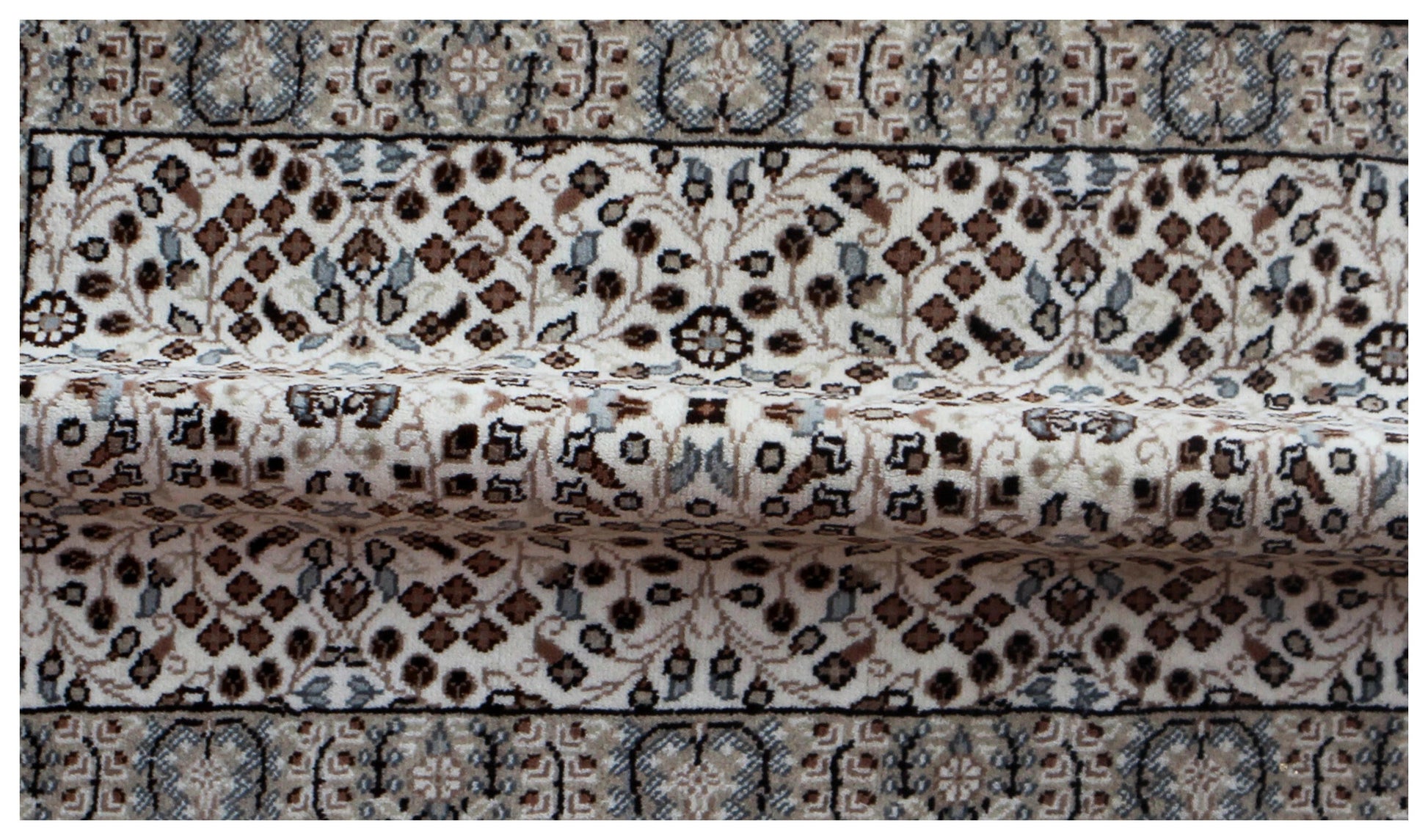 3x4.6 Traditional Floral Ivory, Brown & Tan Fine Hand-Knotted Wool Rug.