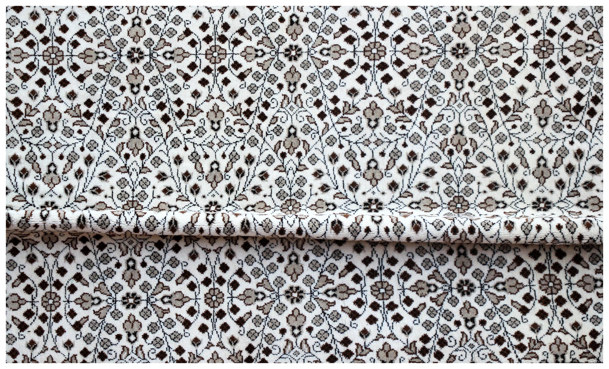 6.6x9 Traditional Floral Ivory, Brown & Tan Fine Hand-Knotted Wool Rug.